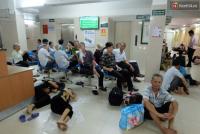 Hà Nội: Người nhà và bệnh nhân vật vã trong cái nóng đỉnh điểm 40 độ C ở bệnh viện
