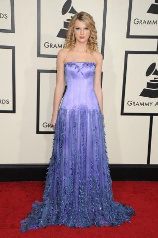 Taylor, Selena, Miley: Chia tay càng đau khổ, sự nghiệp càng lên hương