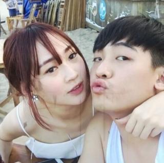 Ảnh ngầm khoe tình cảm của Phở Đặc Biệt và Sun Ht