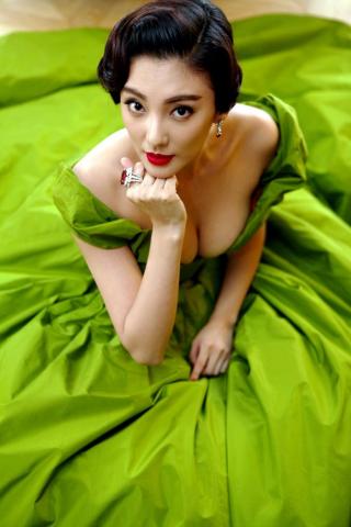 Trương Vũ Kỳ phản bác cáo buộc phụ nữ ngực lớn thì não nhỏ