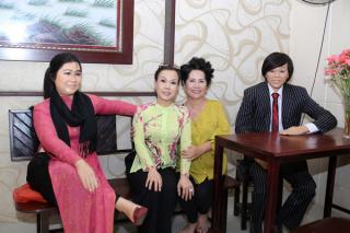 Việt Hương vinh dự khi được dựng tượng sáp