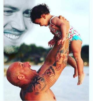 Thủ lĩnh “Fast & Furious” khoe ảnh con gái tưởng nhớ Paul Walker