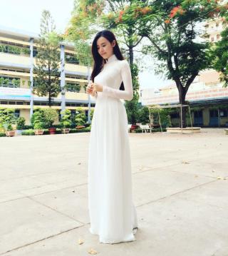  Soi  nhất cử nhất động của sao Việt (15/6)