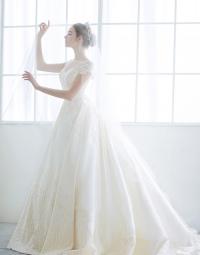 20 mẫu váy cưới tối giản tinh tế  không thể rời mắt 