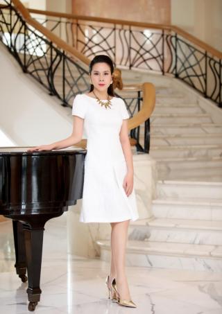 Lưu Hương Giang lần đầu đi sự kiện sau sinh con