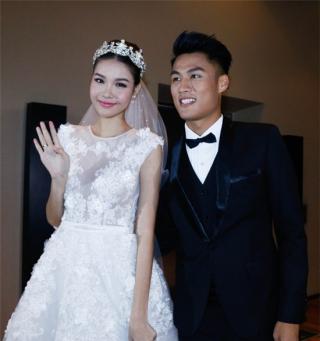 Lộ ảnh Mạc Hồng Quân đưa Kỳ Hân đi khám thai?
