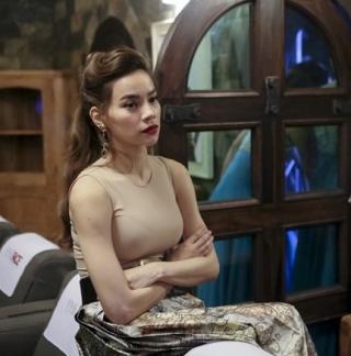 The Face: Những lần  ăn miếng trả miếng  giữa Hà Hồ - Phạm Hương