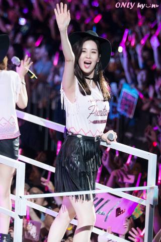 Fan sướng rối rít vì nốt cao của cô út SNSD trong concert