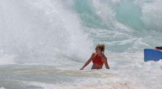 Britney Spears suýt chết đuối ở Hawaii
