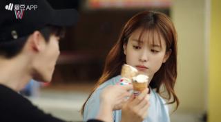 Yêu không chịu được cảnh hậu trường  ice cream  của cặp đôi trong W