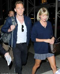 Bạn bè Tom Hiddleston tiết lộ anh mới là người  đá  Taylor Swift