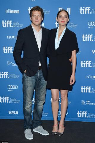 Bị tố là  kẻ thứ ba  xen vào Brad Pitt và Angelina Jolie, Marion Cotillard cảm thấy thế nào?