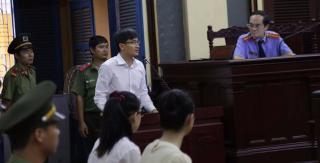 Mẹ ruột hoa hậu Phương Nga: “Mẹ ơi, con bị lừa, con bị cài bẫy”