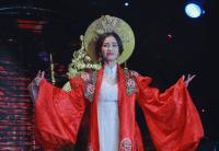 Quỳnh Chi lộng lẫy trong vai hoàng thái hậu