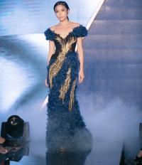 Được đà, Hoa hậu Kỳ Duyên tiếp tục trình diễn thời trang trong vai trò vedette