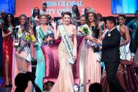 Người đẹp Việt vừa đăng quang Nữ hoàng Sắc đẹp Toàn cầu 2016 là ai?