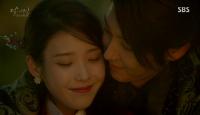 Lee Jun Ki cưới vợ, IU dứt tình, khán giả kiệt sức vì 1 tập phim đẫm lệ