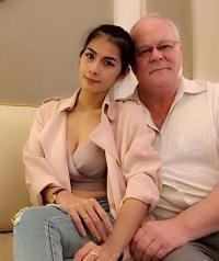 Sao khiêu dâm Thái bỏ nghề theo Phật, lấy chồng triệu phú