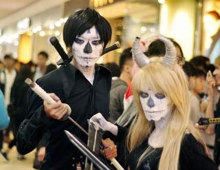 Cosplayer mùa Halloween: Từ đáng sợ đến dễ thương bất ngờ