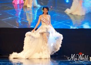 Xuân Thủy lọt Top 5 Mrs World 2016