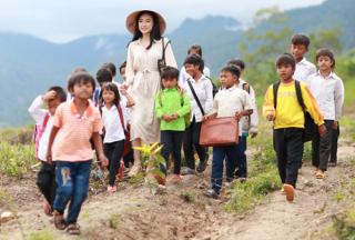 Angela Phương Trinh chưa trọn cảm xúc trong  Sứ mệnh trái tim 