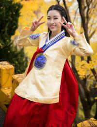 Hoa hậu Mỹ Linh xì tin hết cỡ trong trang phục Hanbok