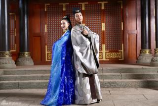 Bị chê già quá tuổi, cuối cùng Lưu Thi Thi cũng chịu ăn vận trẻ trung hơn