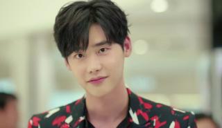 “7 First Kisses”: Vừa bị tạt rong biển vào mặt, nữ chính đã được gặp ngay Lee Jong Suk