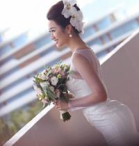 Hoa hậu Bản sắc Việt Thu Ngân kết hôn với doanh nhân hơn 19 tuổi