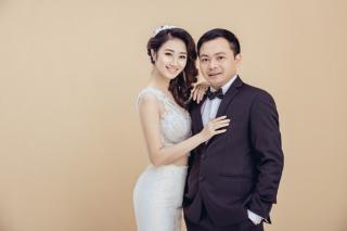 Thu Ngân vẫn thực hiện nghĩa vụ của hoa hậu sau khi kết hôn