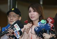 Diễn viên Việt khóc thừa nhận nói dối tại họp báo ở Đài Loan