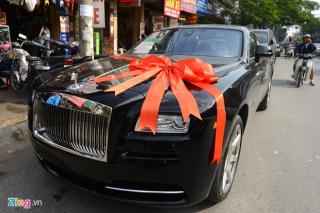 Đại gia tặng Rolls-Royce cho Thu Ngân trong đám hỏi