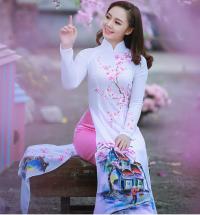 “Loa phường” Quỳnh Kool đáng yêu trong tà áo dài đón Xuân