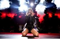 Taylor Swift bốc lửa trong concert duy nhất năm 2017