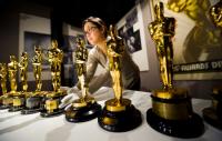 Bức tượng vàng Oscar danh giá là vậy nhưng giá trị thật của chúng là bao nhiêu?