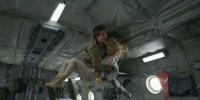Tom Cruise lơ lửng trong không gian không trọng lực