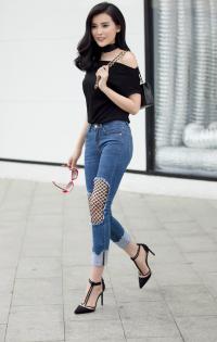 “Người đẹp Tây Đô” 9x phá cách với quần jeans cá tính