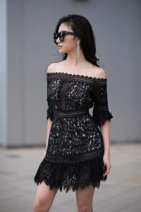 Hạnh Sino mix đồ sexy với trang phục trắng đen