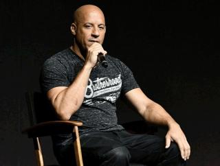 Vin Diesel nấc nghẹn nói về Paul Walker trong buổi chiếu phim