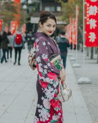 Bảo Anh mặc kimono khoe sắc dưới hoa anh đào ở Nhật Bản