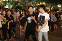 Noo Phước Thịnh cùng rapper Hàn Quốc gây náo loạn phố đi bộ Nguyễn Huệ