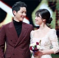 Hơn 1 năm rồi, Song Joong Ki và Song Hye Kyo lại bị nghi bí mật hẹn hò tại Mỹ