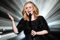 Adele kiếm tiền khủng trong 1 năm