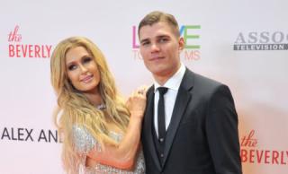  Nữ hoàng tiệc tùng  Paris Hilton muốn yên phận bên tình trẻ