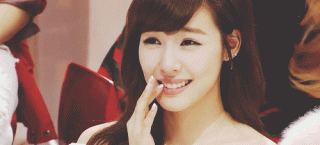 Những idol Kpop có nụ cười  vạn người mê 