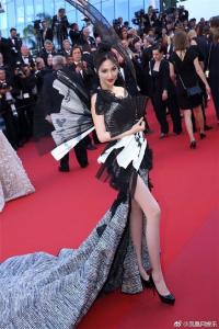 Những thảm họa thời trang tại thảm đỏ Cannes 2017