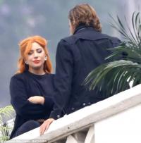 Lady Gaga lạ lẫm với màu tóc cam trong phim mới