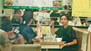Lấy chồng tỷ phú,  bom sex Hong Kong  vẫn thích ăn quán bình dân