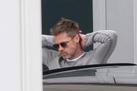 Brad Pitt xuất hiện ủ rũ vì cô đơn khi Angelina Jolie đưa các con đi xa