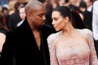 Vợ chồng Kim Kardashian nhờ người mang thai hộ con thứ 3